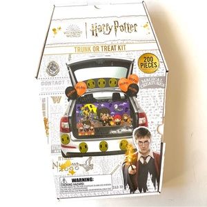 WIZARDING WORLD OF HARRY POTTER New 200 Piece Trunk Or Treat Kit TOT4